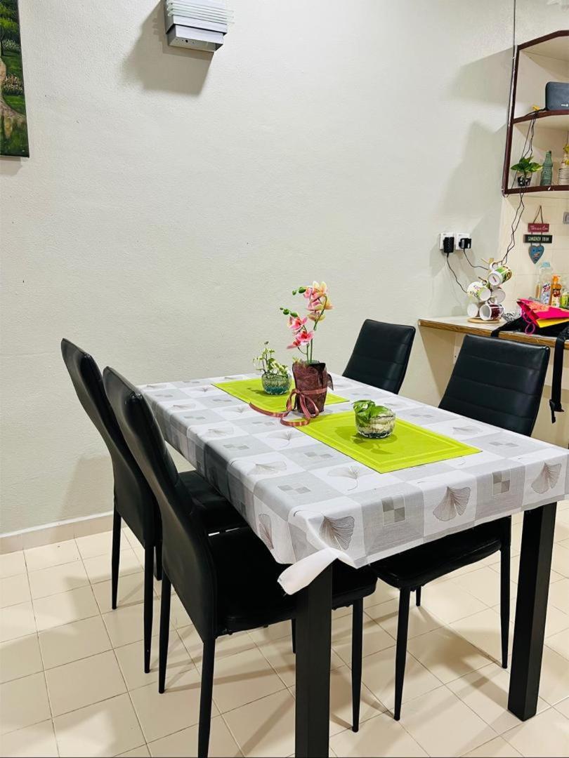 Batu Feringgi Homestay Bagian luar foto